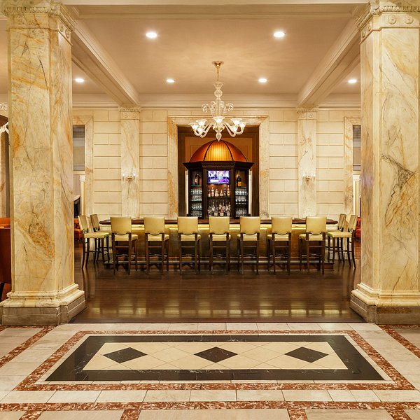 Discover the romantic dining spots of Short Pump, perfect for a cozy evening.